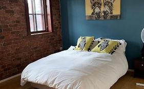 2 Bed Duplex Penthouse Apartment By Mathew Street Sleeps 6